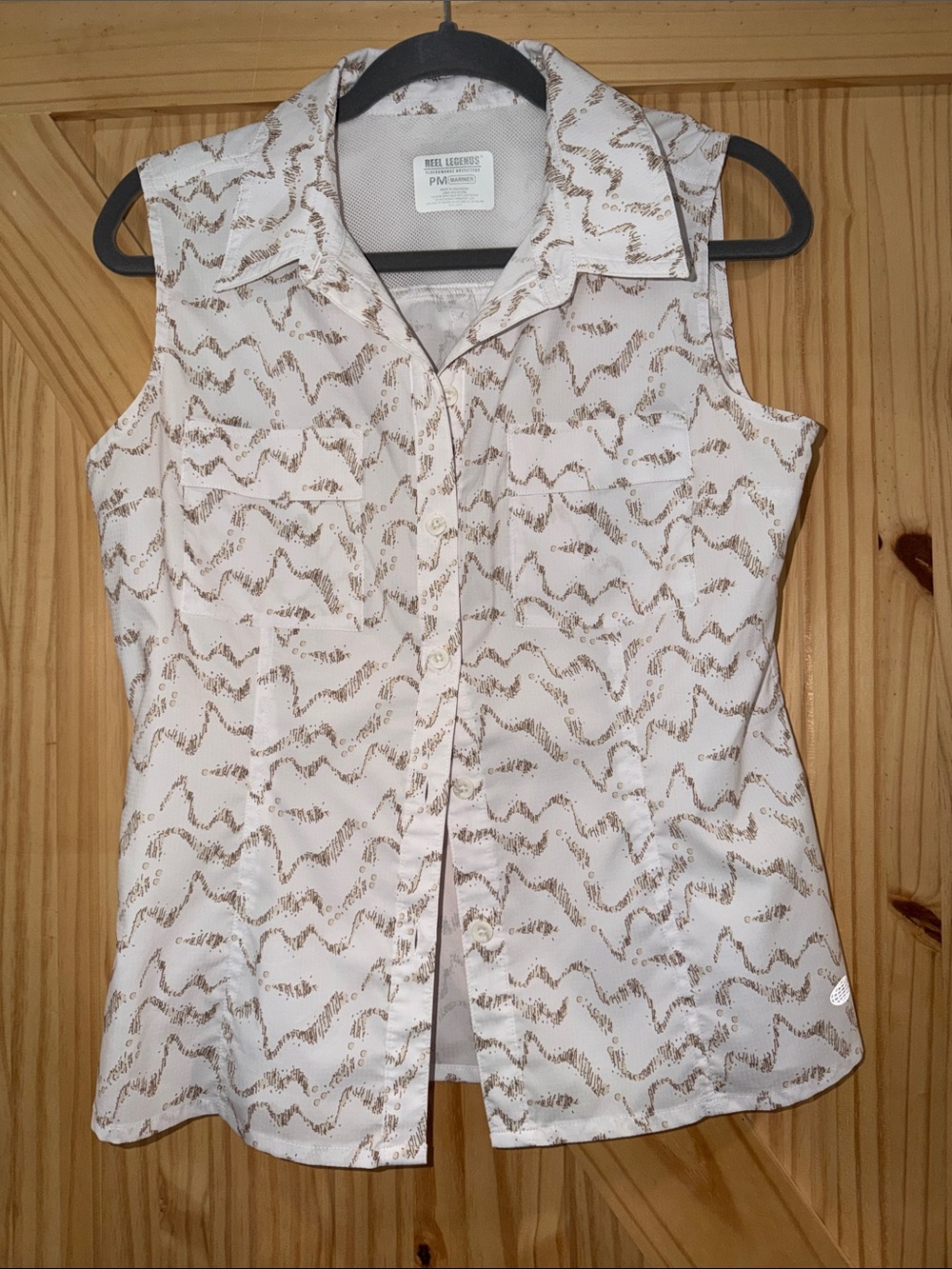 Reel Legends White Sleeveless Button-Down Top with Gold Wave Print